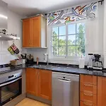 Appartement 2 Bed In Nueva Andalucia *