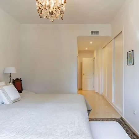 2 Bed In Nueva Andalucia マルベーリャ