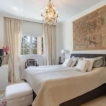 2 Bed In Nueva Andalucia マルベーリャ